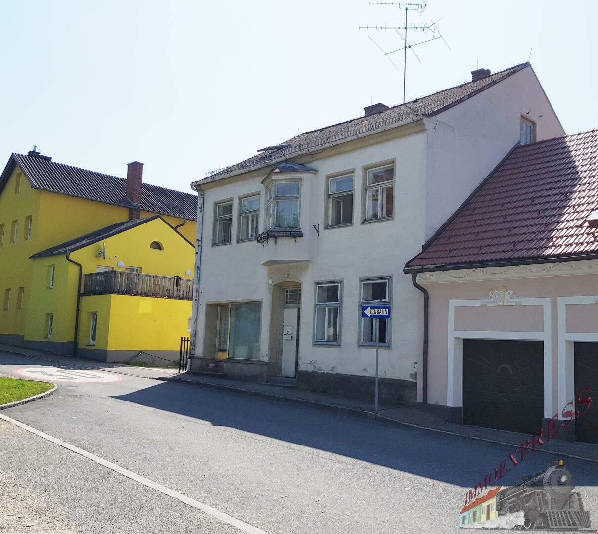 Einladendes Potenzial: Sanierungsbedürftiges Mehrfamilienhaus in idyllischem Luftkurort nahe Wien!
